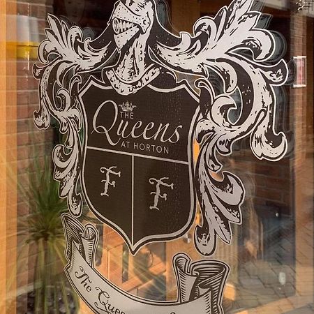 The Queens At Horton Telford Exterior foto
