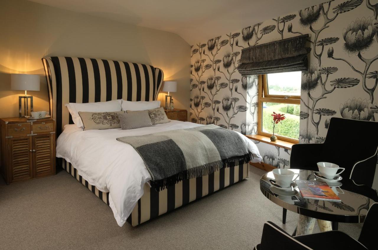 The Queens At Horton Telford Exterior foto
